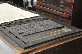 loden letters in oude drukpers