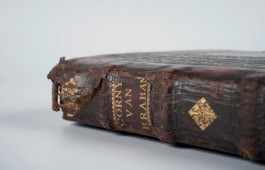 Foto © KU Leuven Bibliotheken Boekband van 'Die alder excellenste cronyke van Brabant'